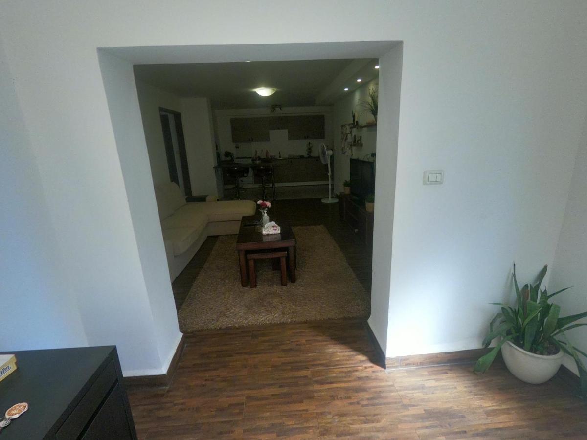 Karrain Villa-The Apartment Madaba Esterno foto